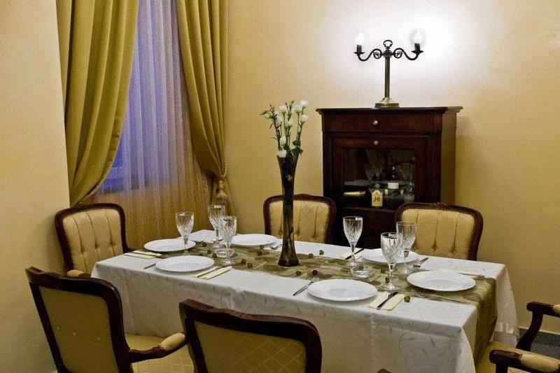 Hotel Maryo Ploieşti Dış mekan fotoğraf
