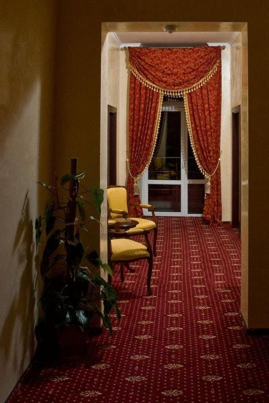 Hotel Maryo Ploieşti Dış mekan fotoğraf